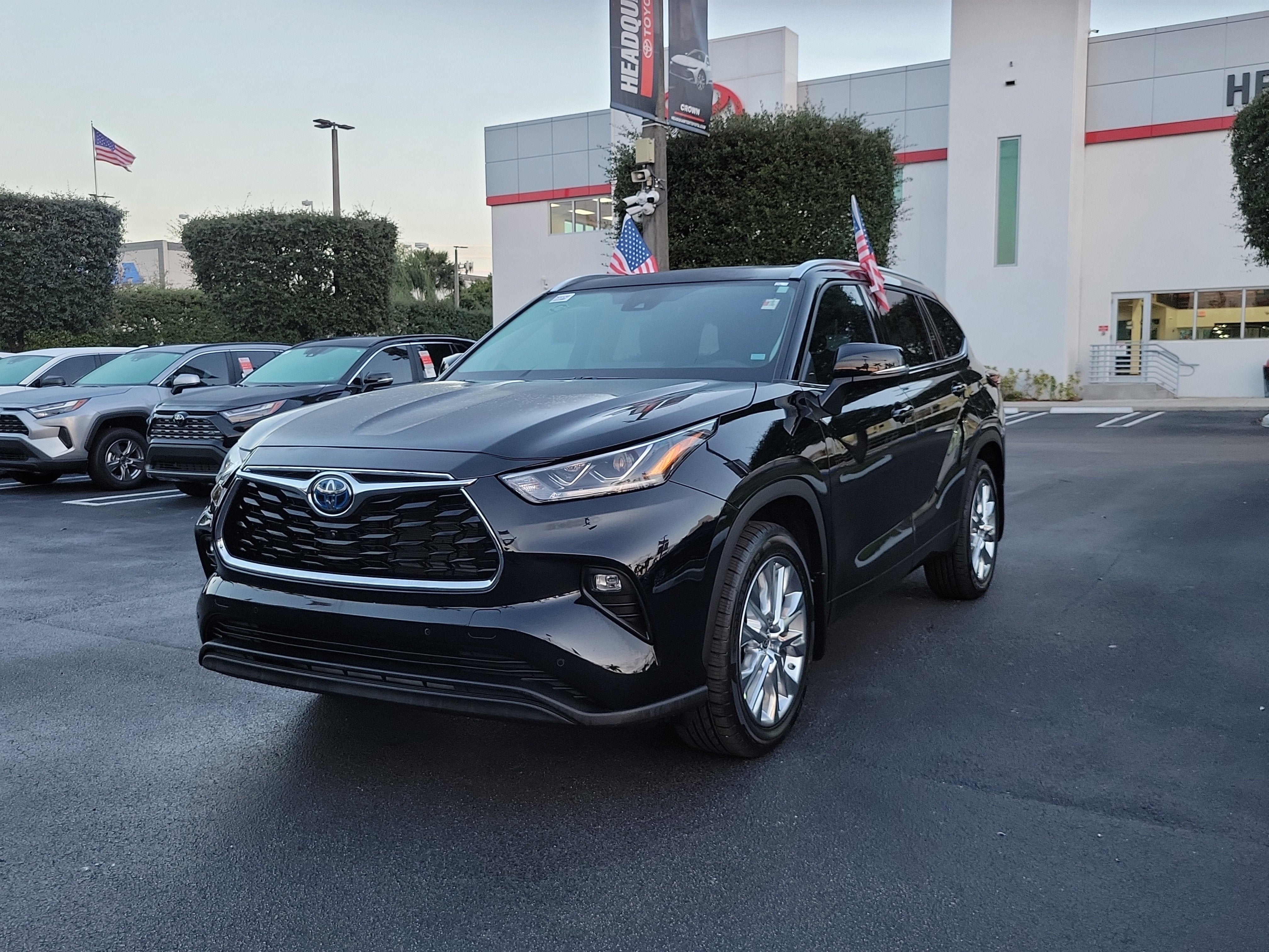 2024 Toyota Highlander Hybrid Limited