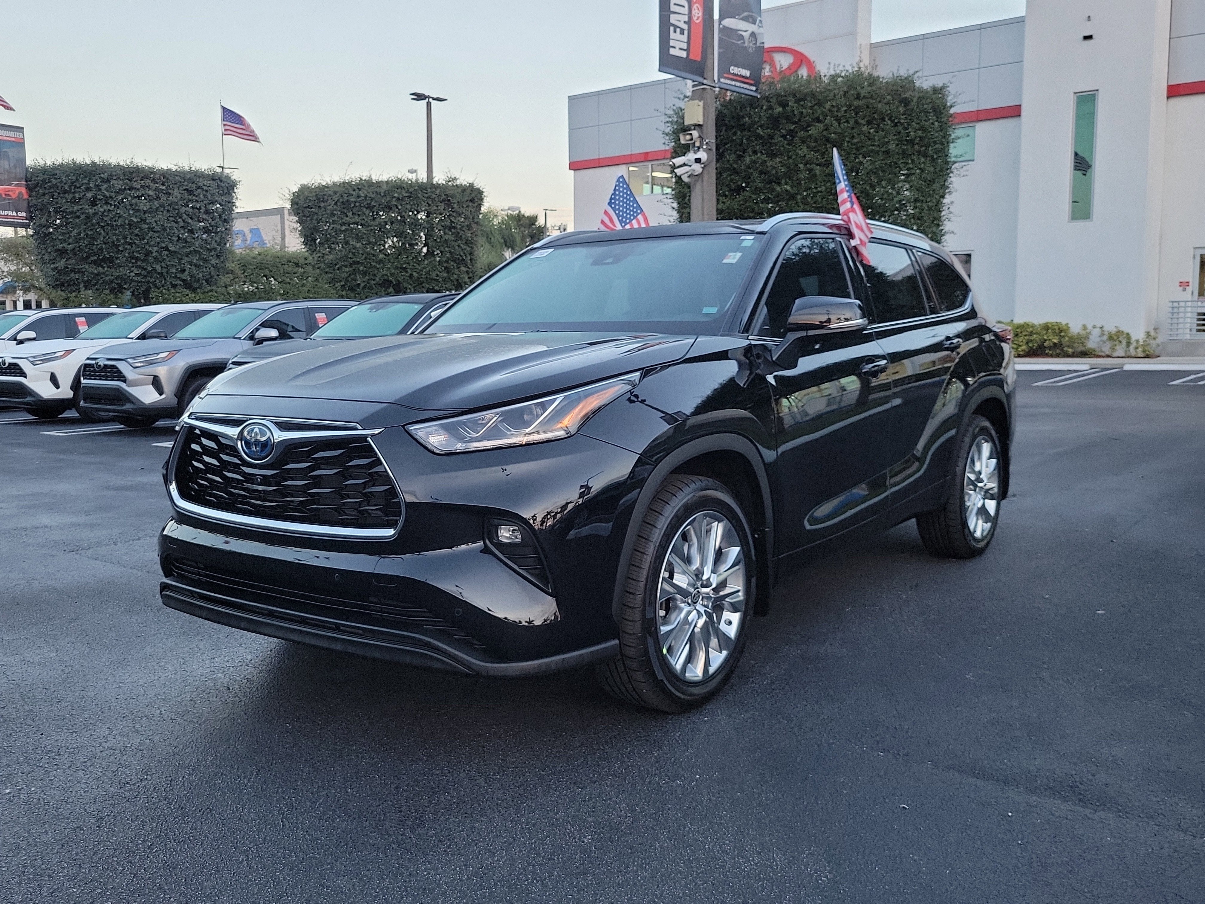 2024 Toyota Highlander Hybrid Limited