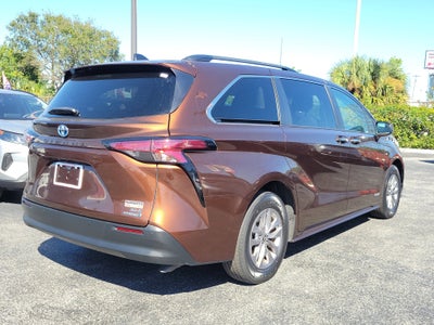 2021 Toyota Sienna XLE