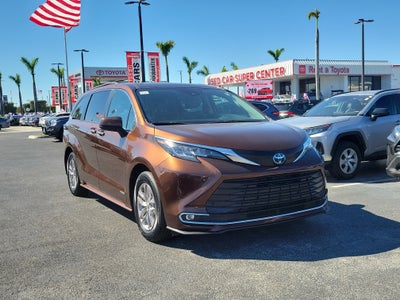 2021 Toyota Sienna XLE