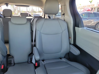 2021 Toyota Sienna XLE