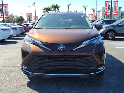 2021 Toyota Sienna XLE