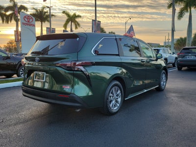 2025 Toyota Sienna XLE