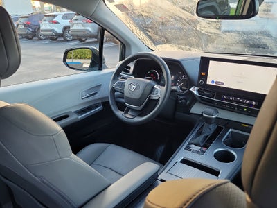 2025 Toyota Sienna XLE