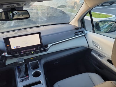 2025 Toyota Sienna XLE