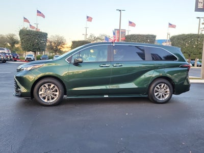 2025 Toyota Sienna XLE