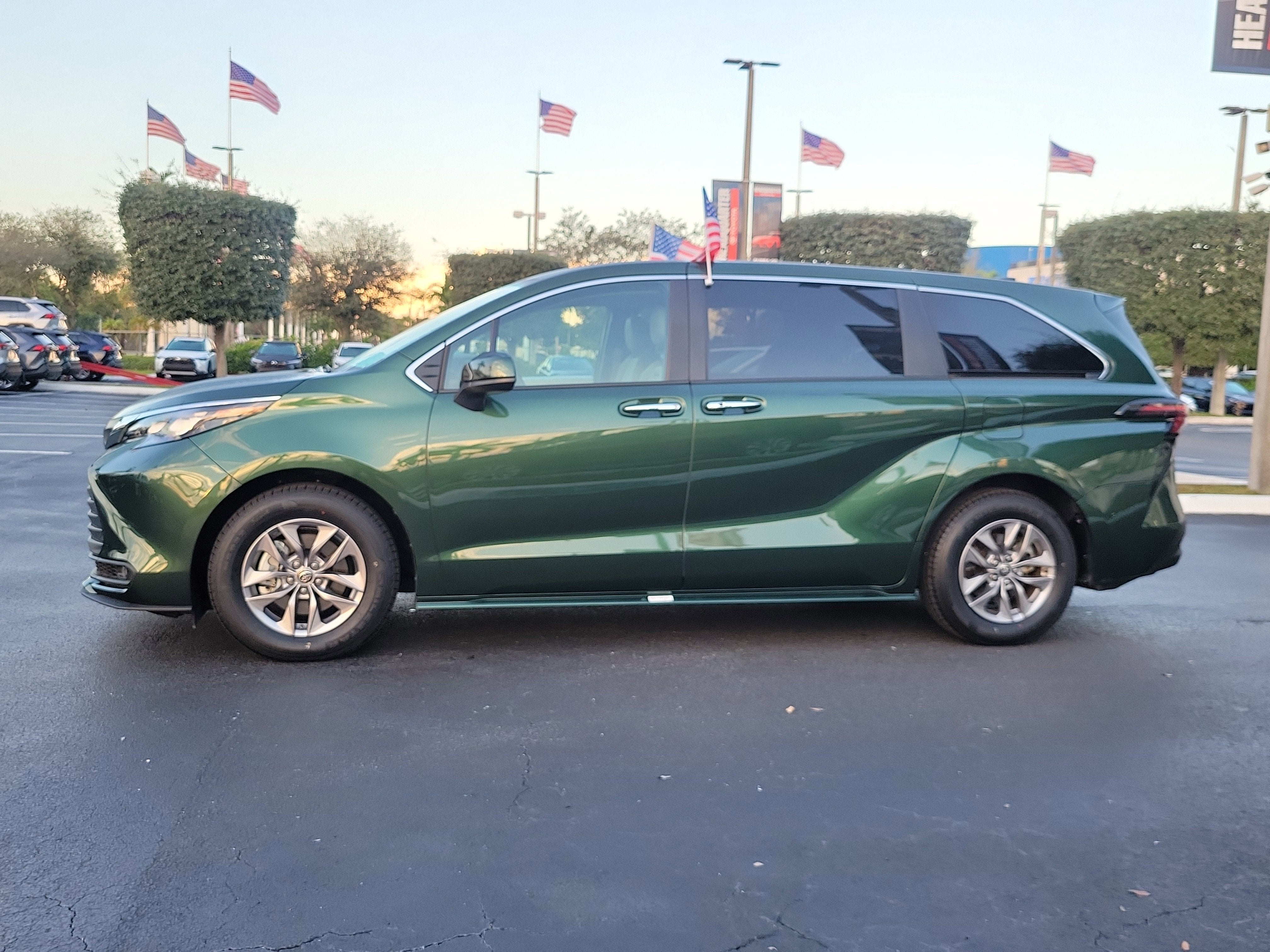 2025 Toyota Sienna XLE