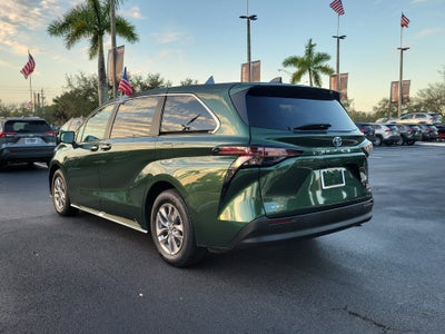 2025 Toyota Sienna XLE