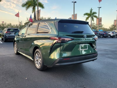 2025 Toyota Sienna XLE