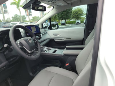 2026 Toyota Sienna XLE