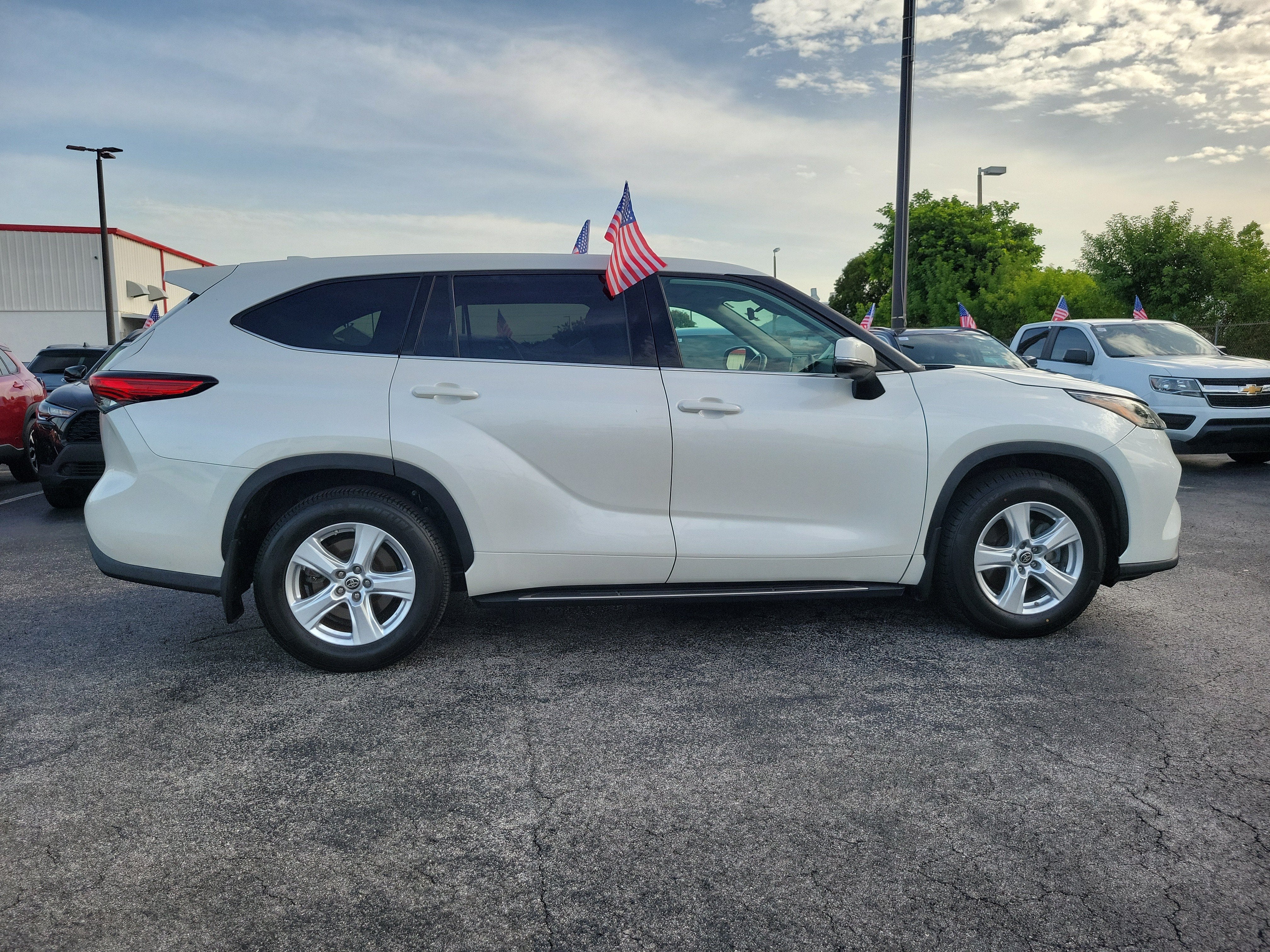 2021 Toyota Highlander LE