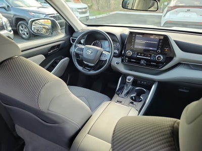 2021 Toyota Highlander LE