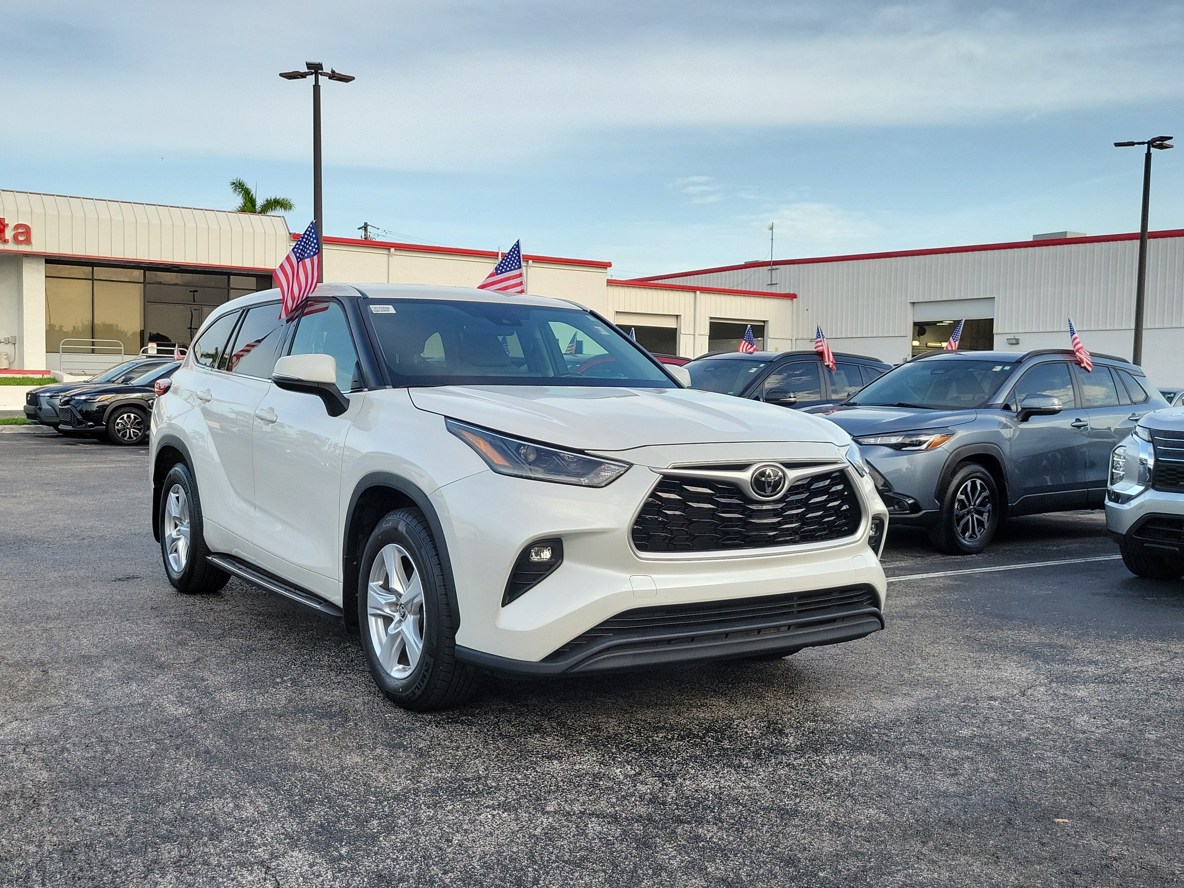 2021 Toyota Highlander LE