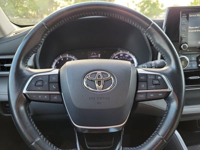 2021 Toyota Highlander LE