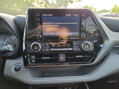 2021 Toyota Highlander LE