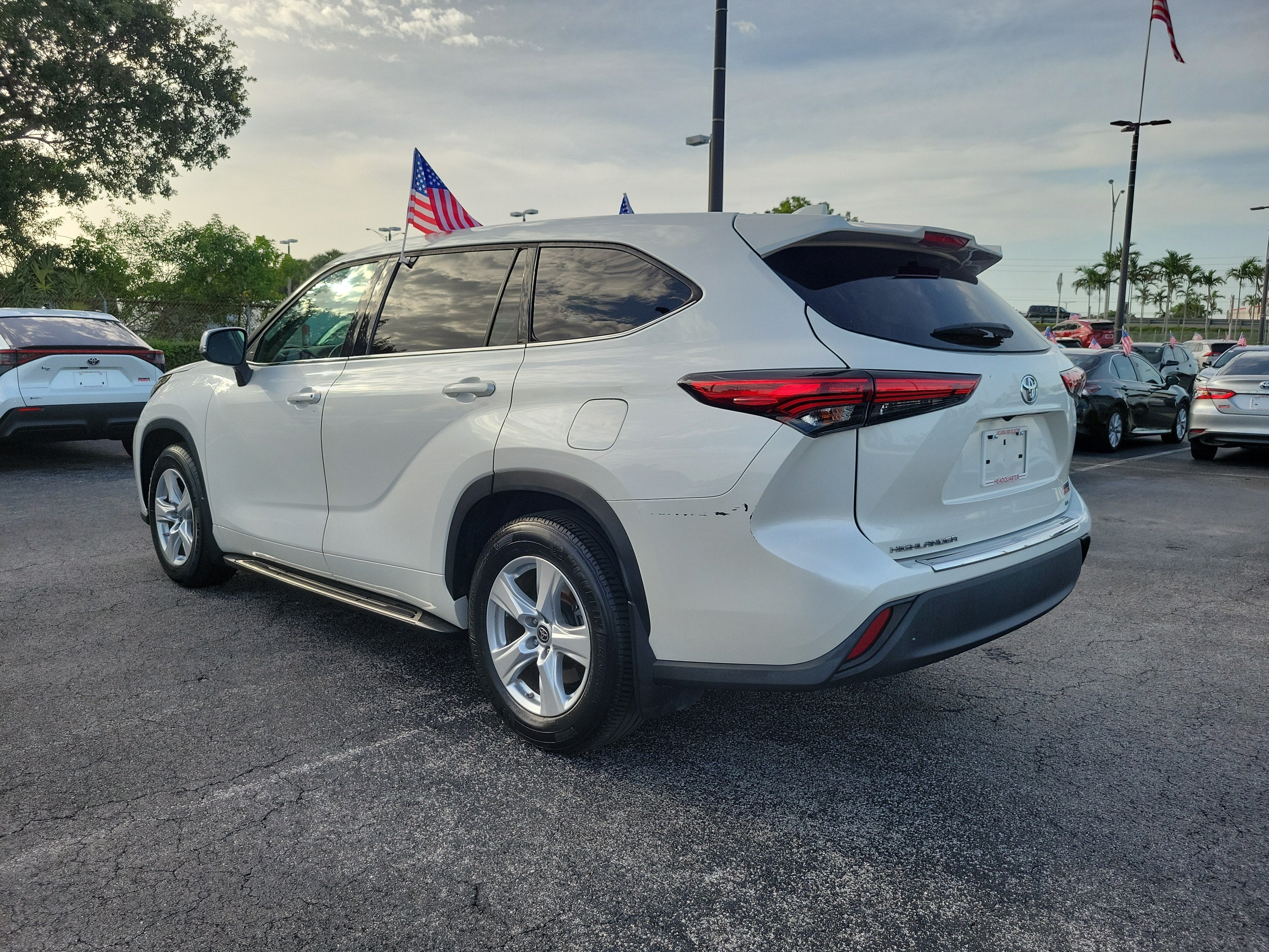 2021 Toyota Highlander LE