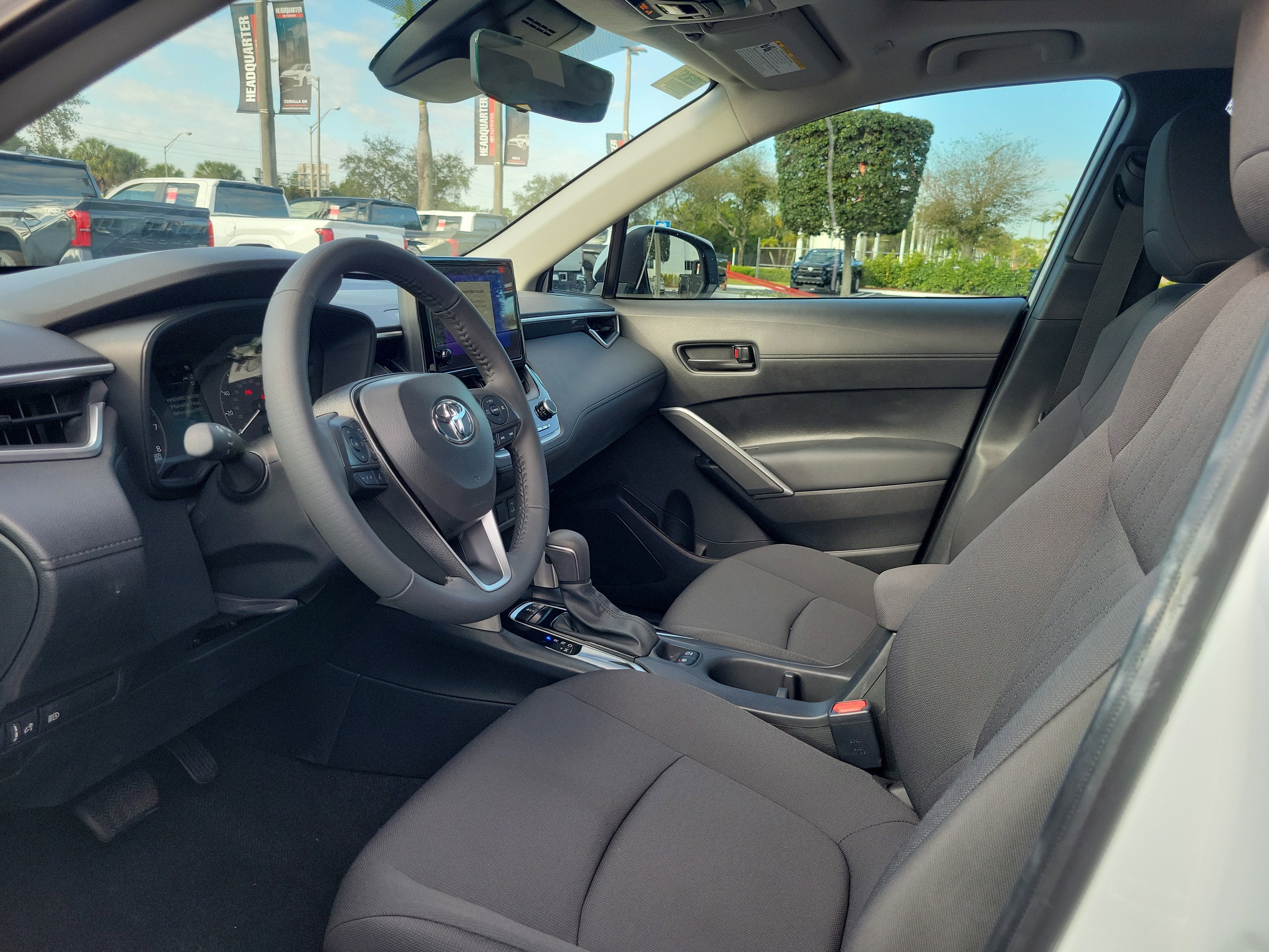 2024 Toyota Corolla Cross LE