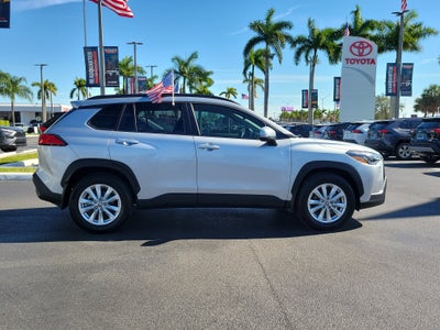 2024 Toyota Corolla Cross LE