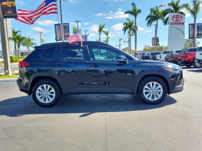 2025 Toyota Corolla Cross LE