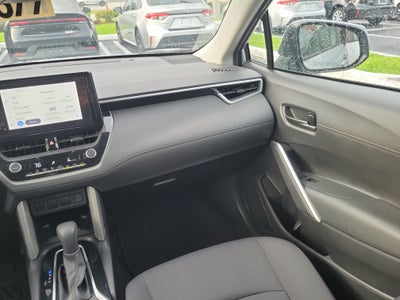 2024 Toyota Corolla Cross LE