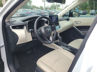 2023 Toyota Corolla Cross XLE