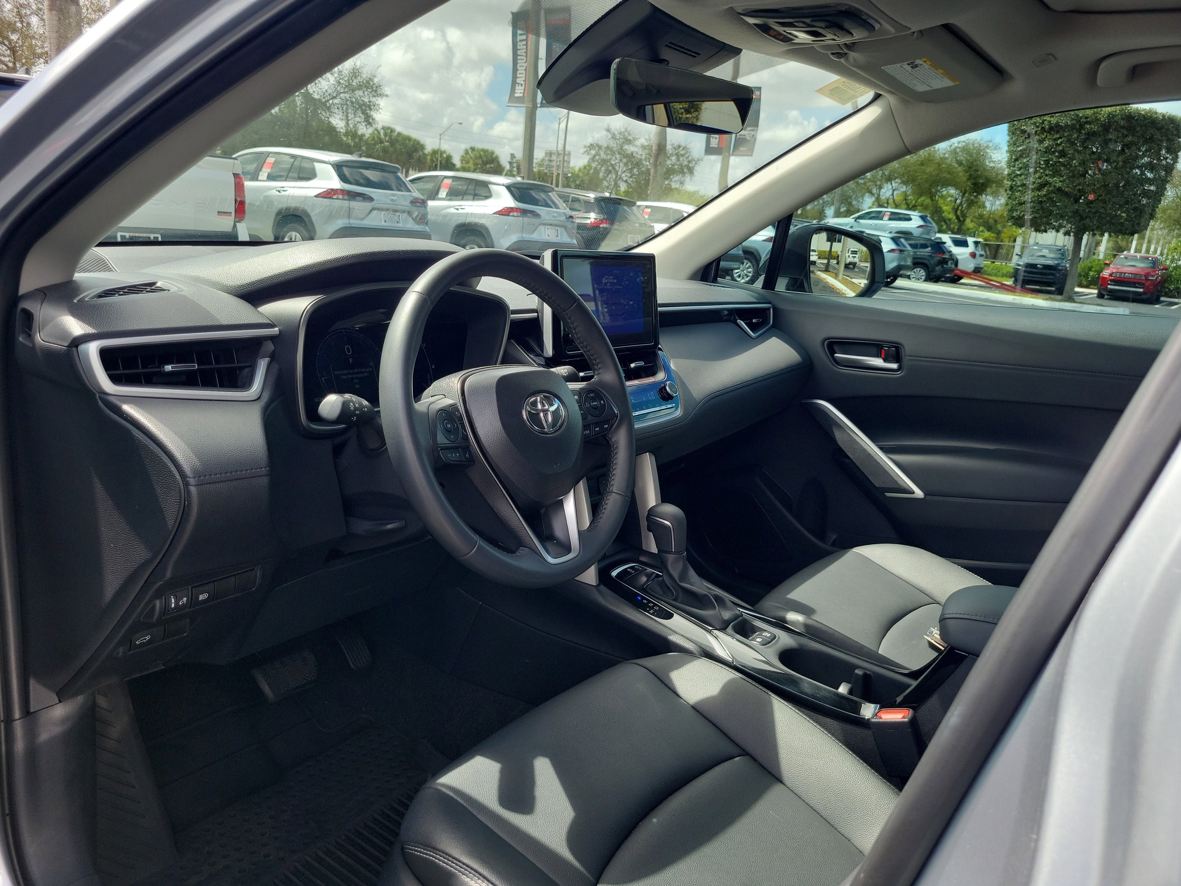 2025 Toyota Corolla Cross XLE