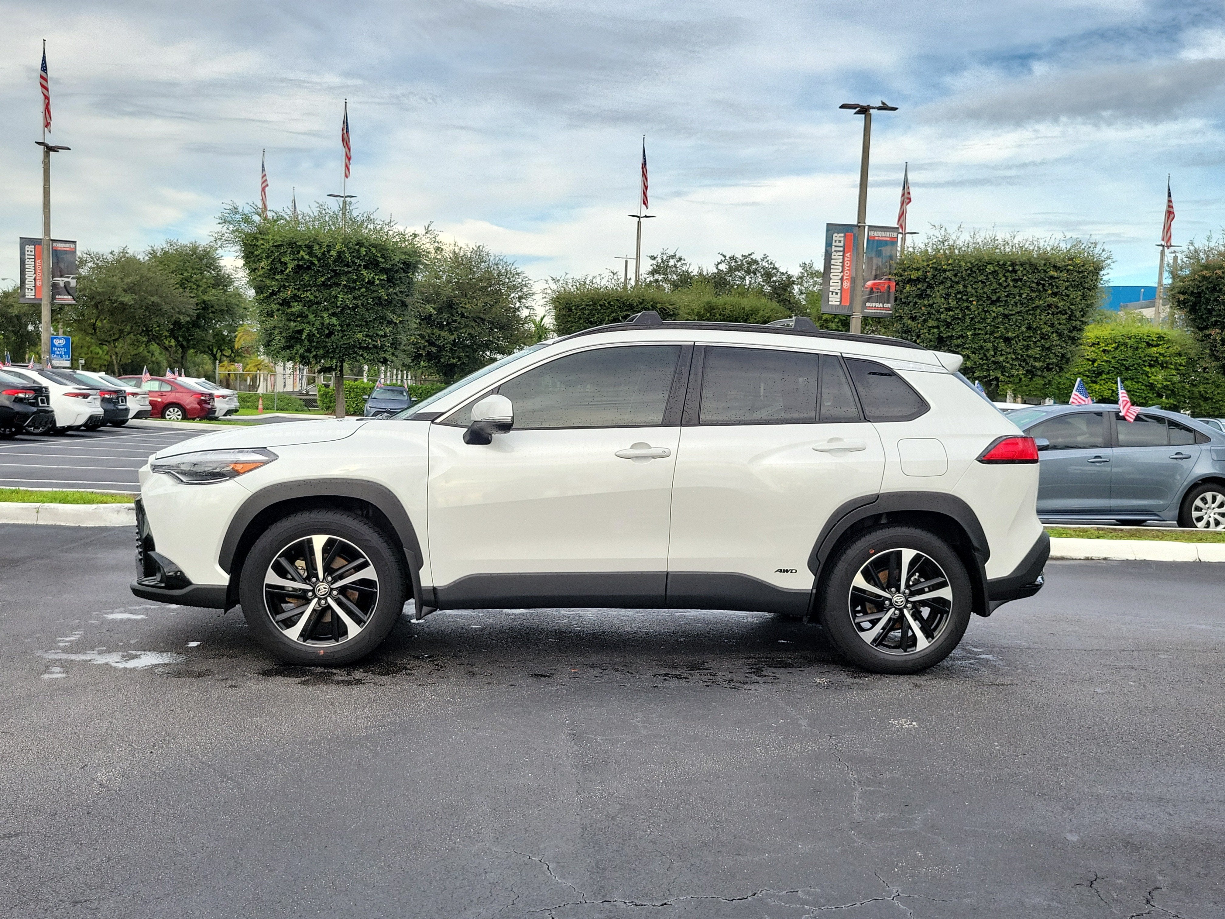 2024 Toyota Corolla Cross Hybrid SE