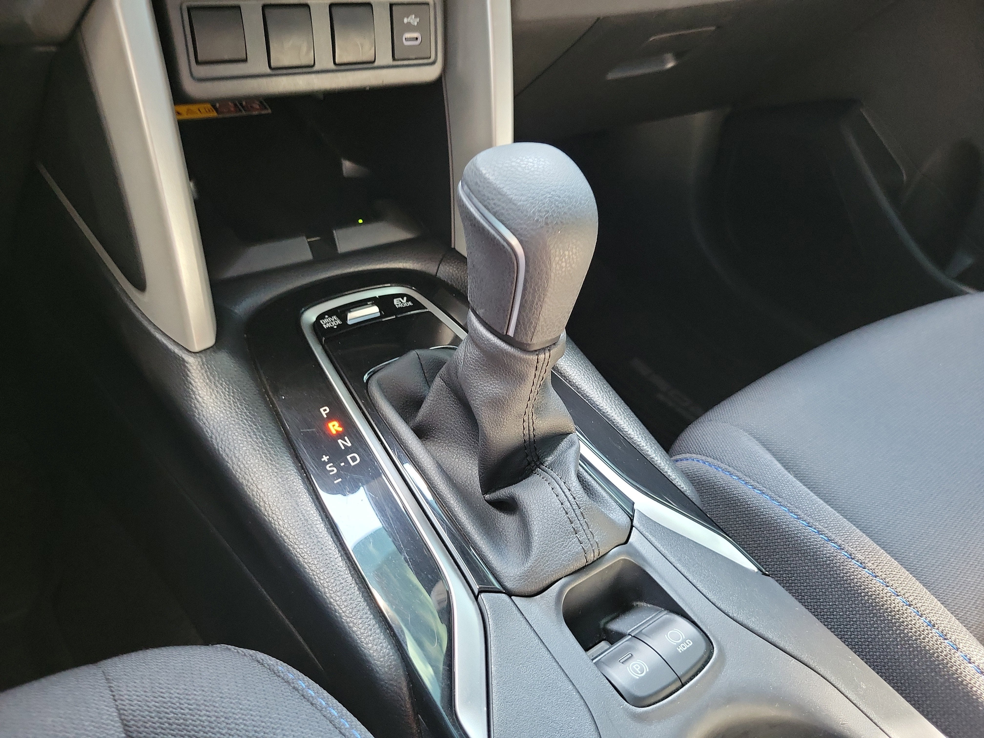 2024 Toyota Corolla Cross Hybrid SE