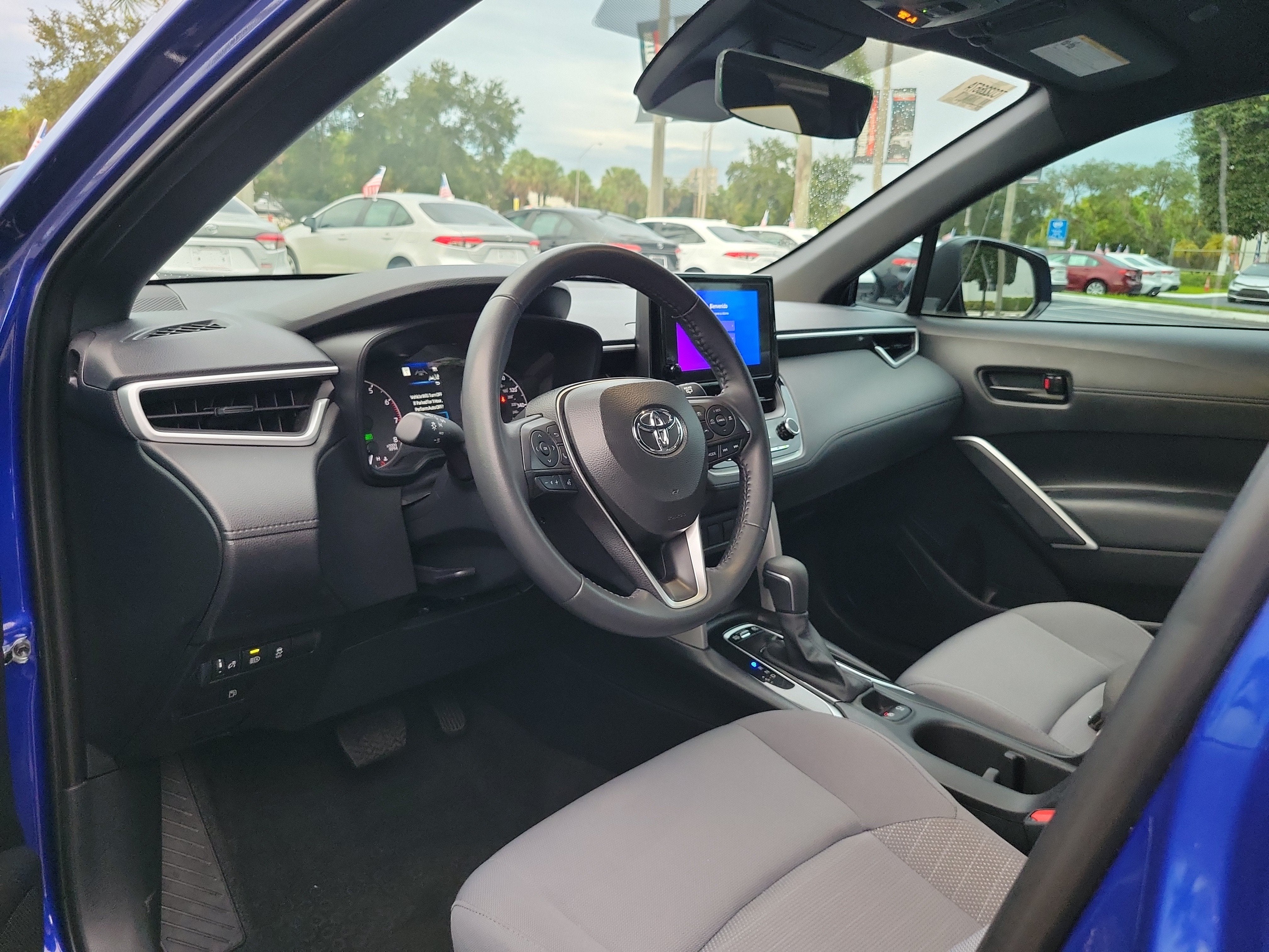 2025 Toyota Corolla Cross Hybrid SE