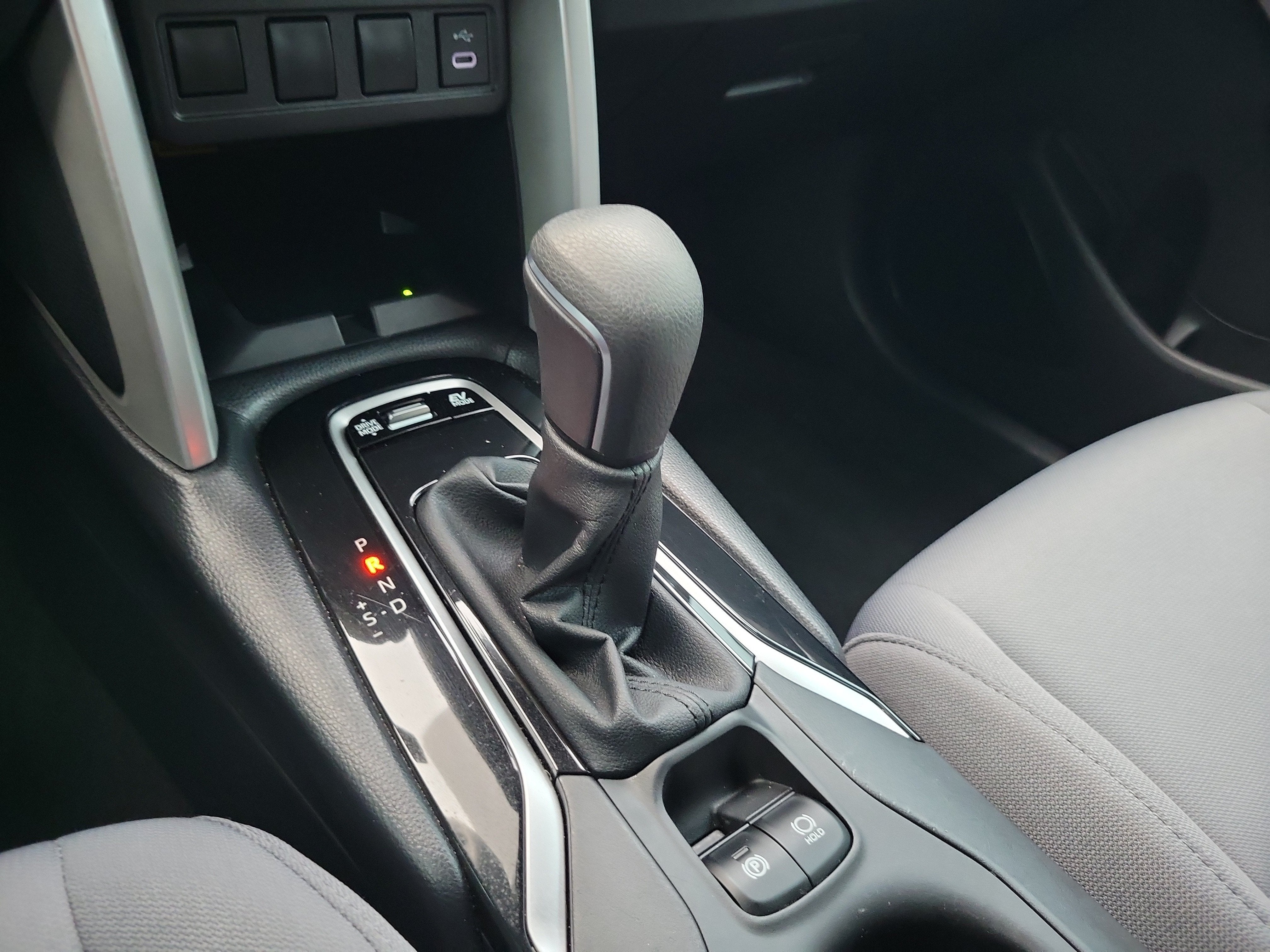 2025 Toyota Corolla Cross Hybrid SE