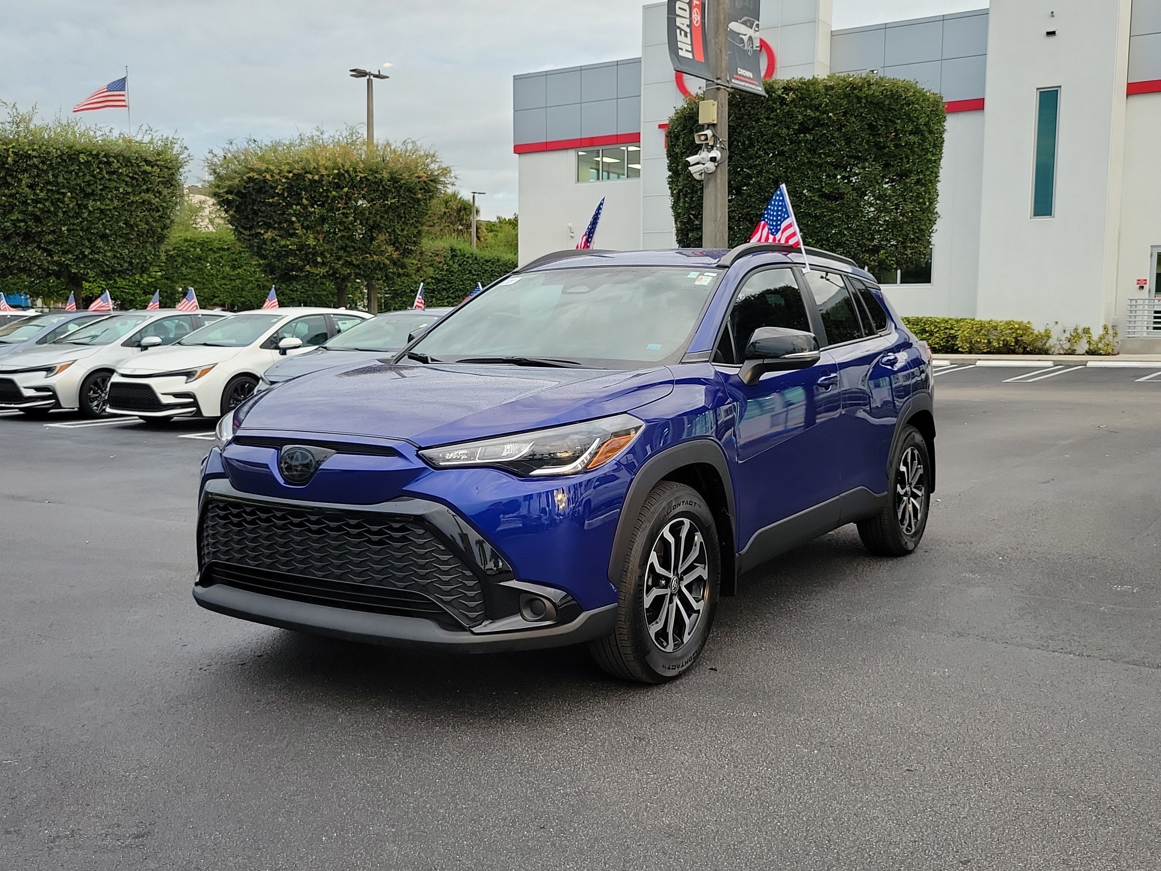 2025 Toyota Corolla Cross Hybrid SE