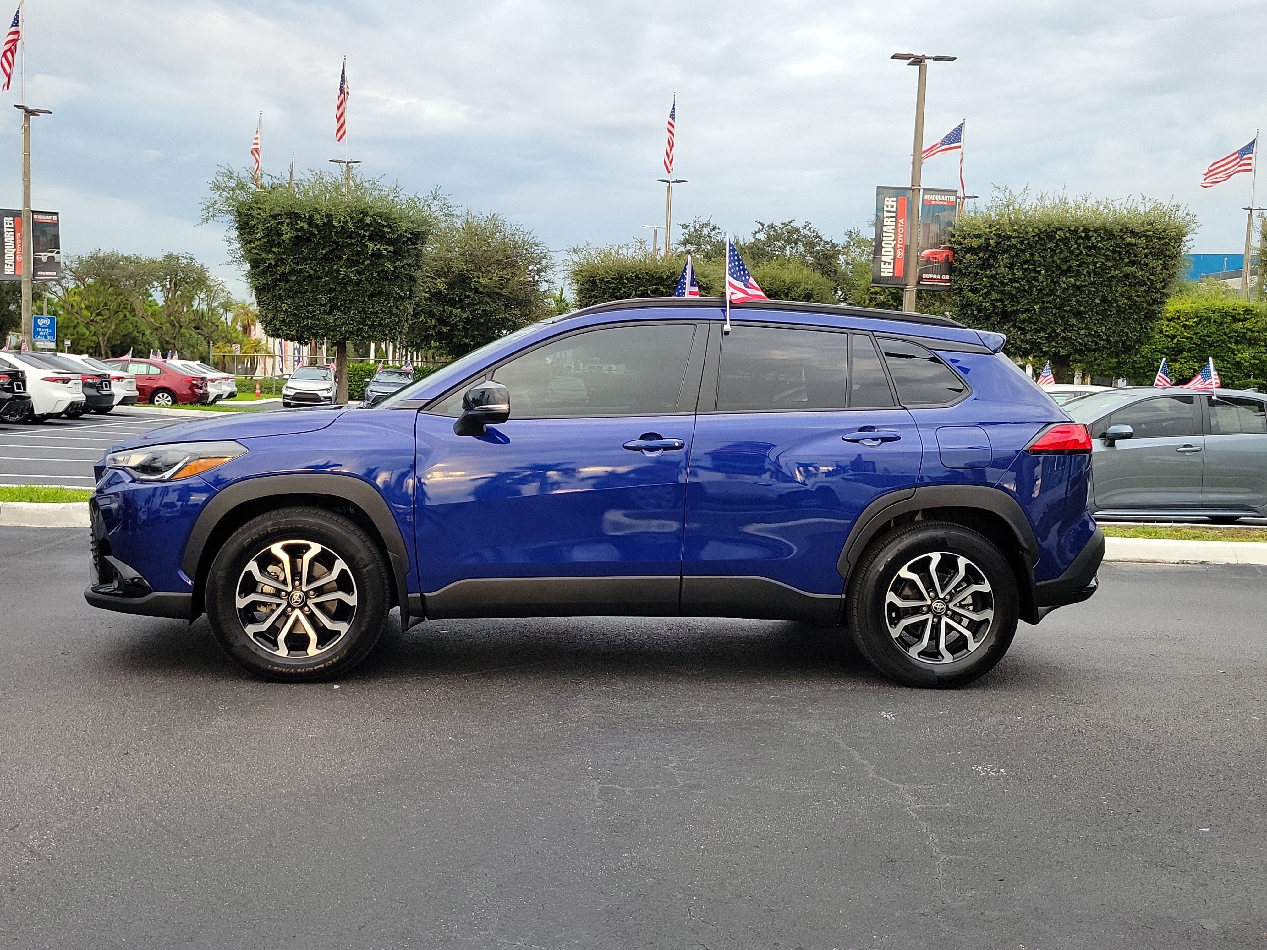 2025 Toyota Corolla Cross Hybrid SE