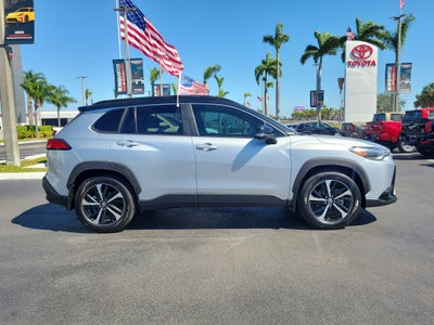 2025 Toyota Corolla Cross Hybrid SE