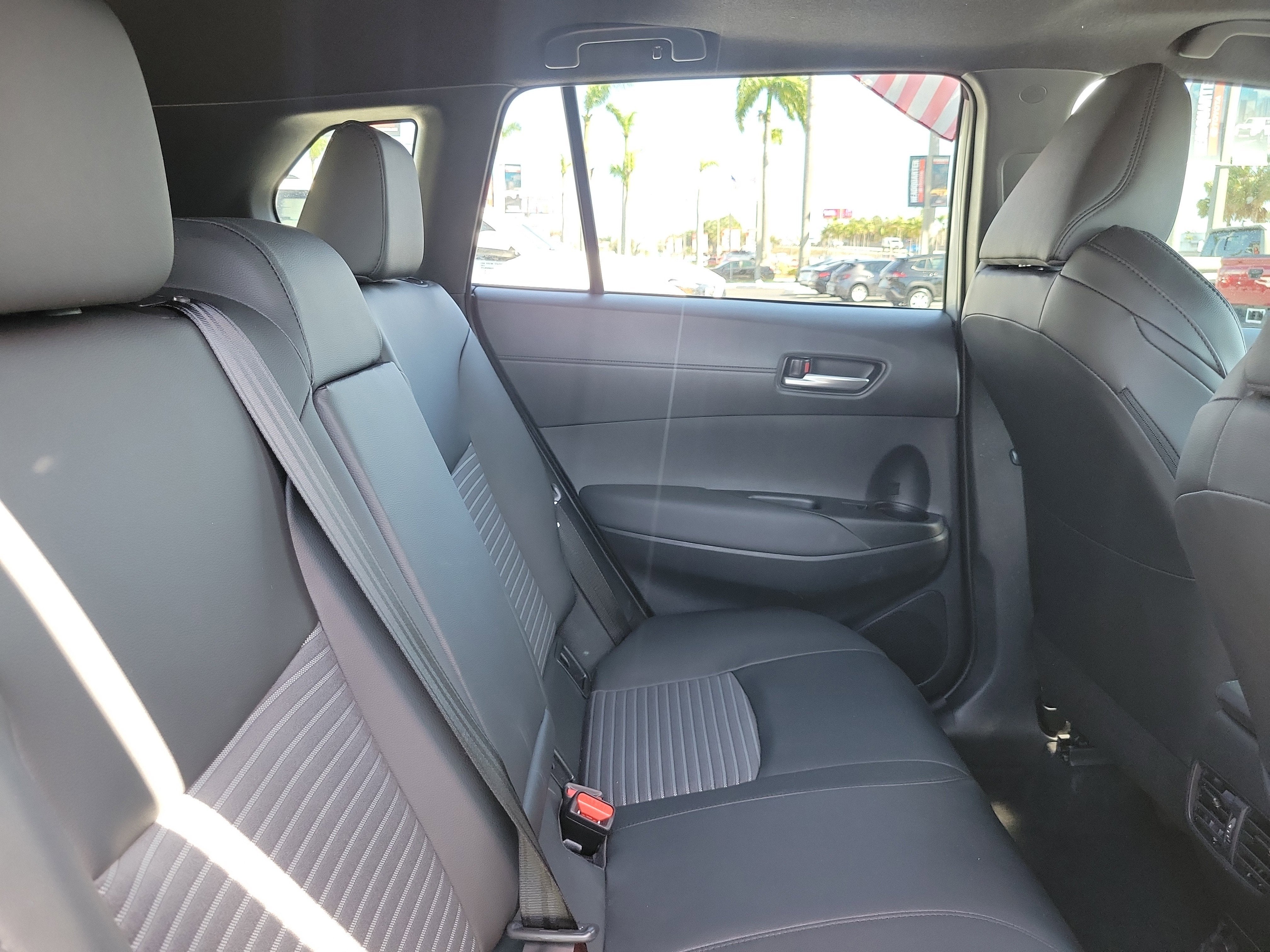 2025 Toyota Corolla Cross Hybrid SE