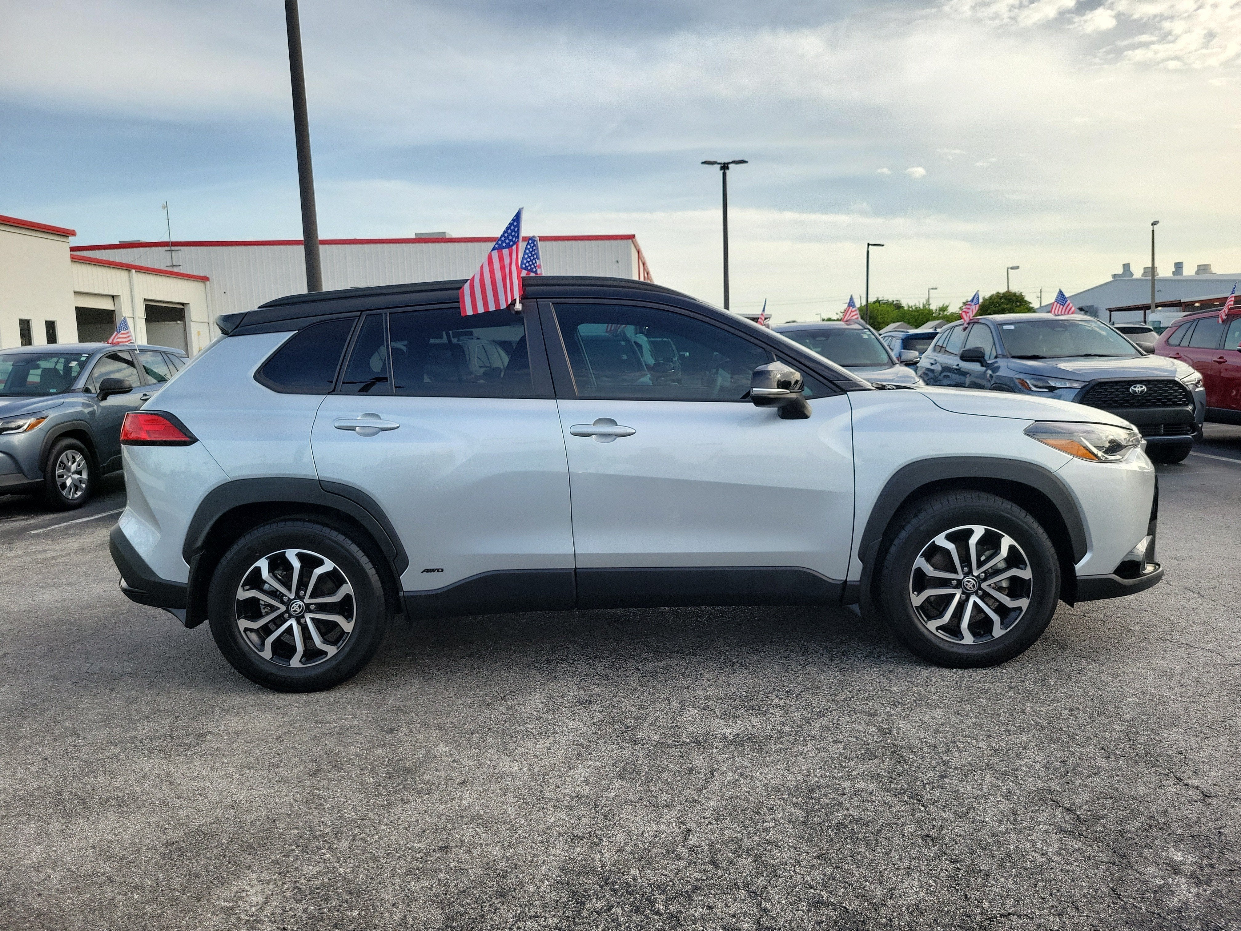 2023 Toyota Corolla Cross Hybrid SE
