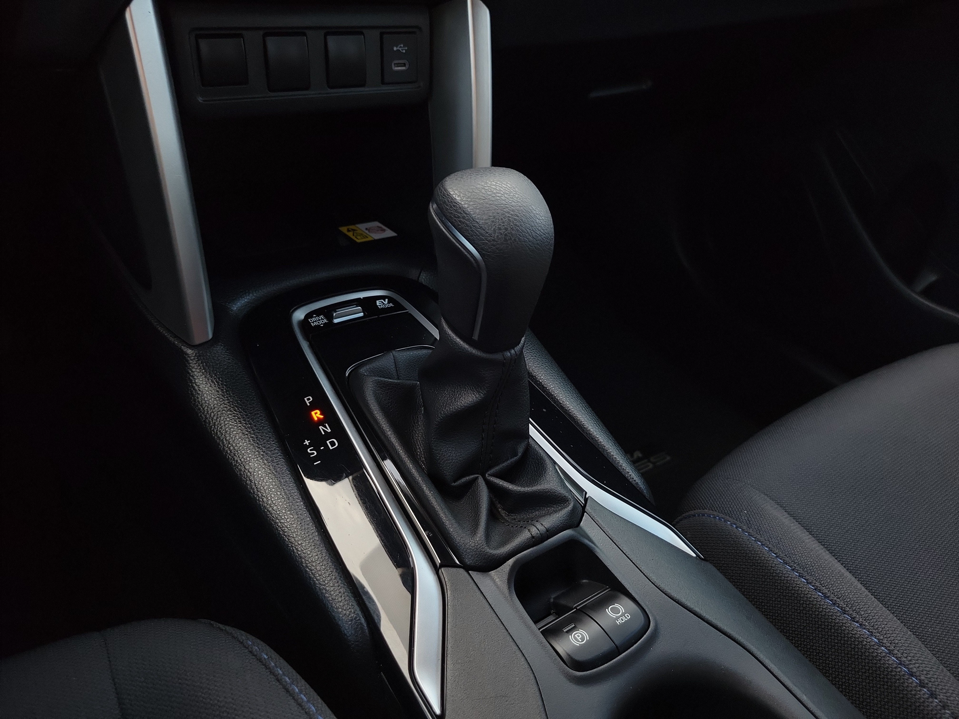 2023 Toyota Corolla Cross Hybrid SE