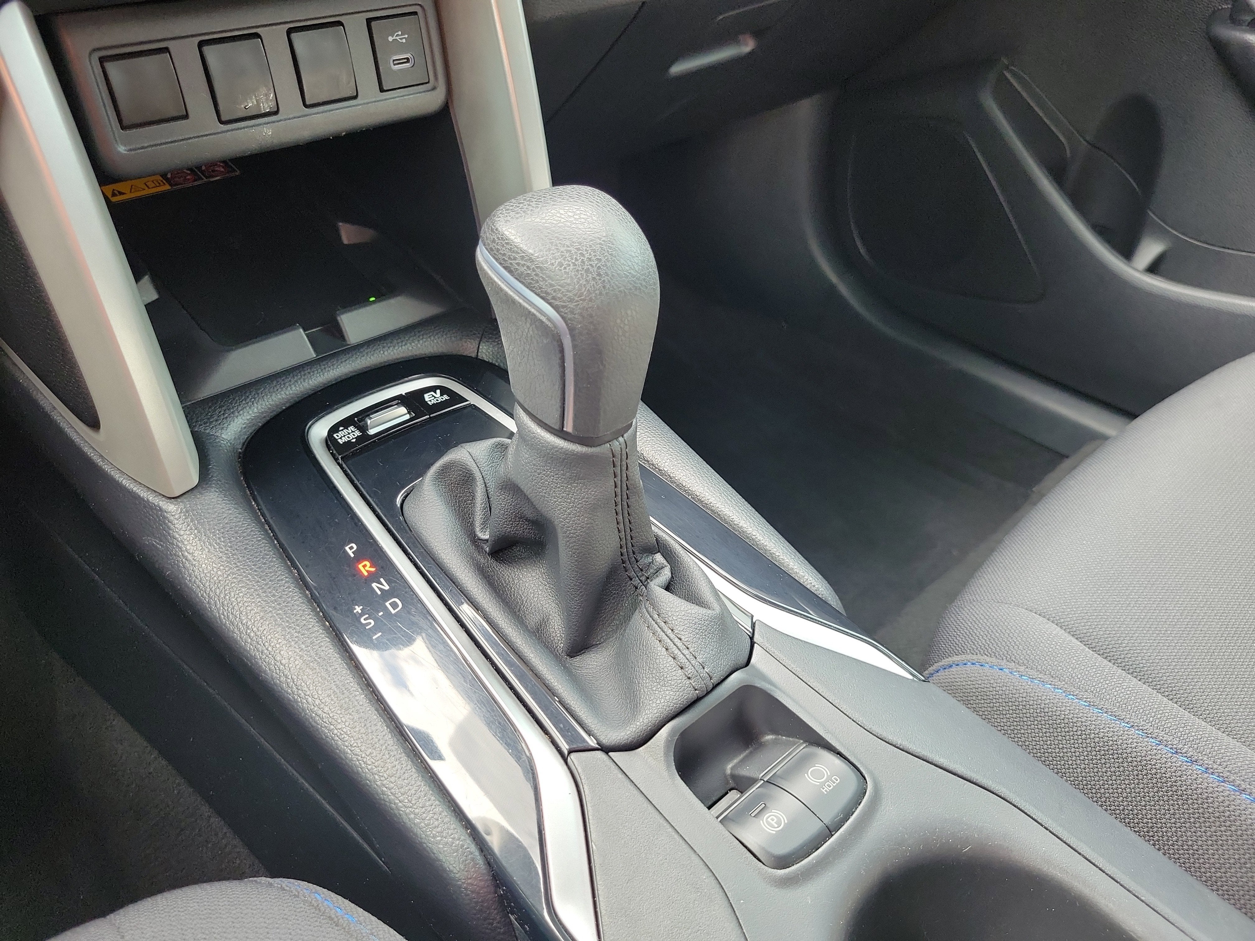 2024 Toyota Corolla Cross Hybrid SE