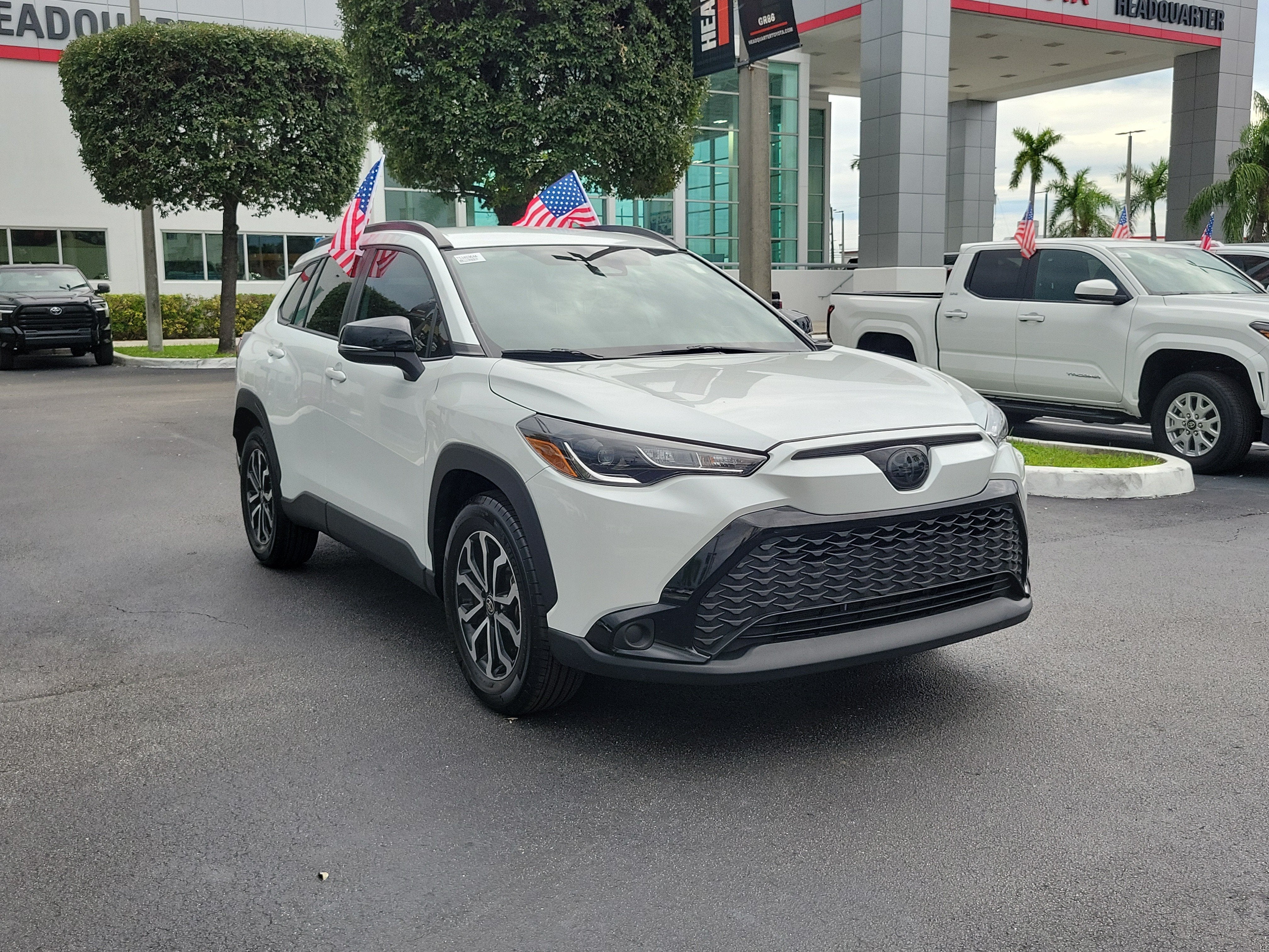 2025 Toyota Corolla Cross Hybrid SE