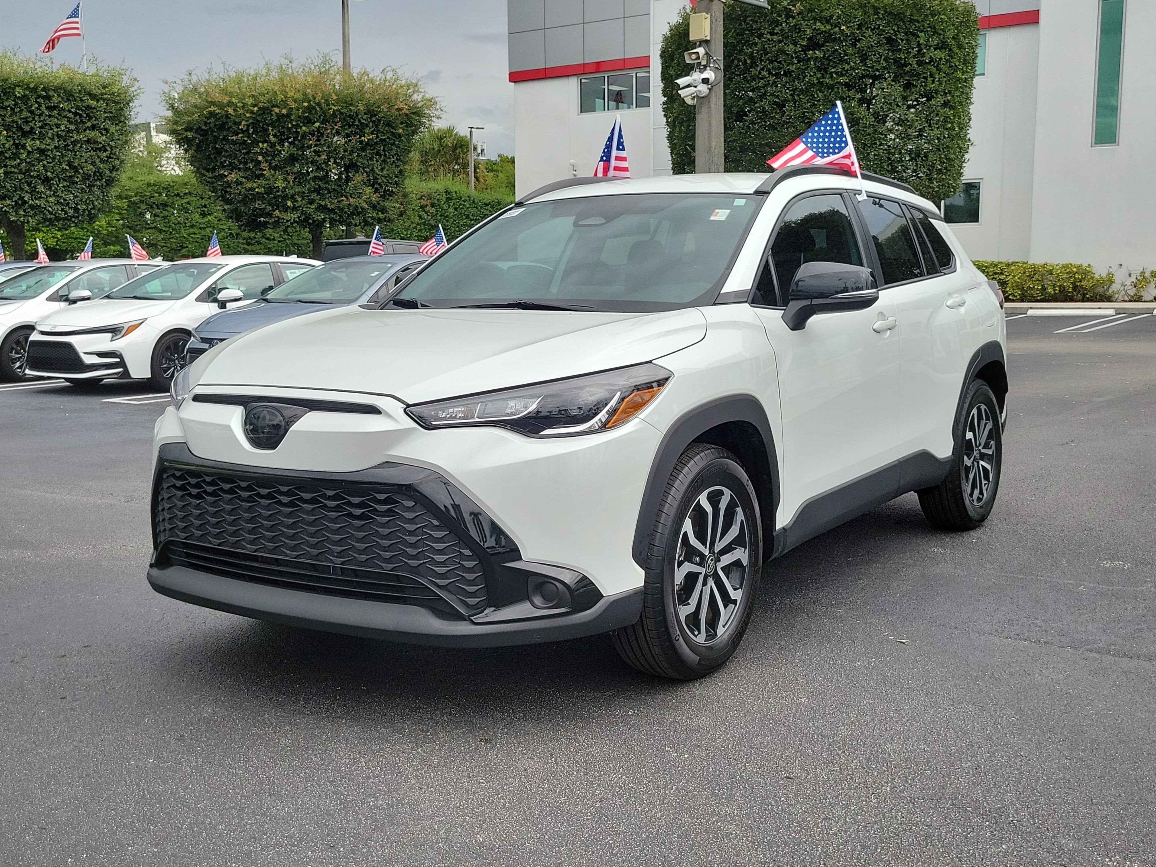 2025 Toyota Corolla Cross Hybrid SE
