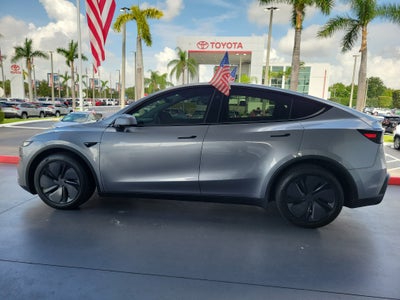 2026 Tesla Model Y Base