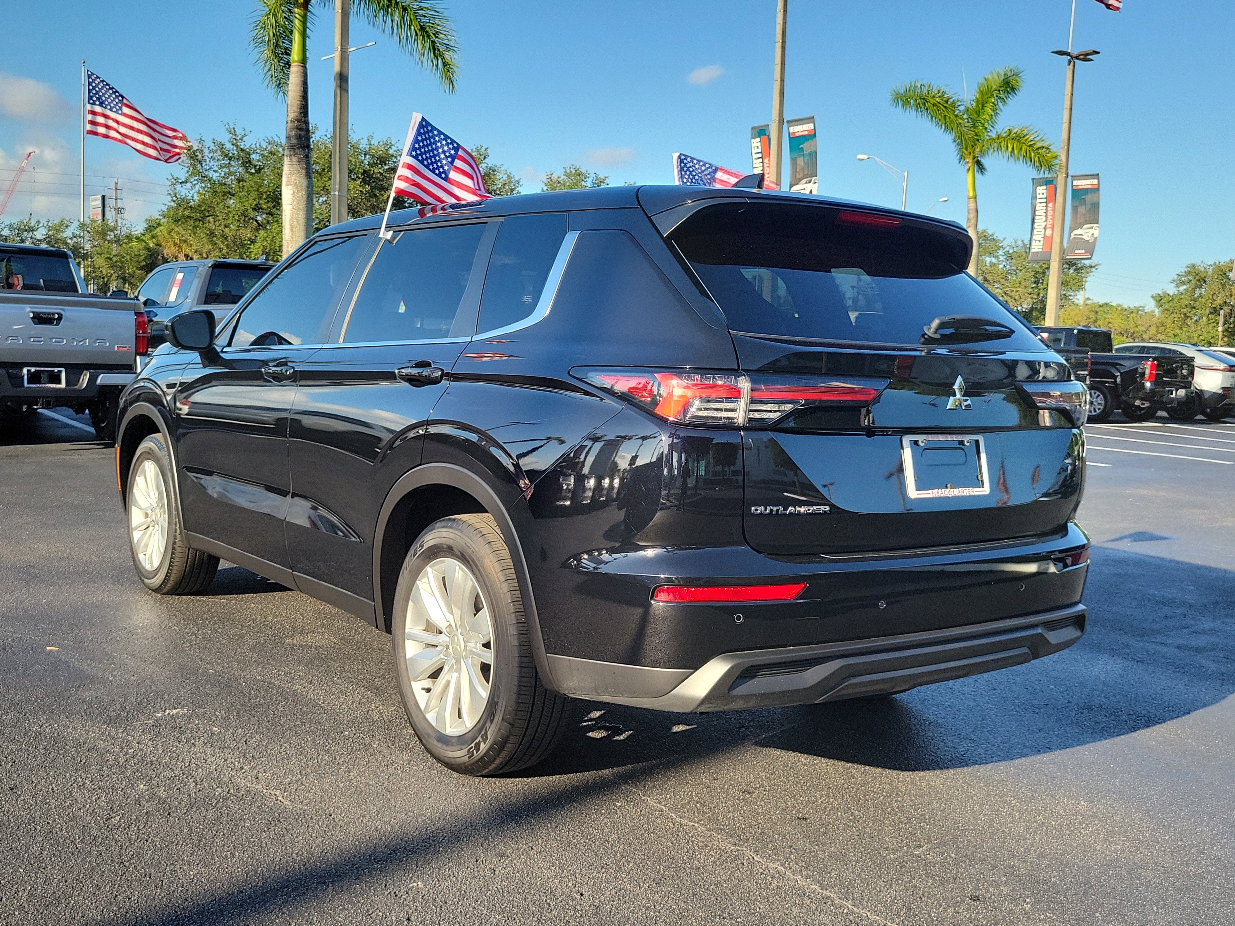 2025 Mitsubishi Outlander ES