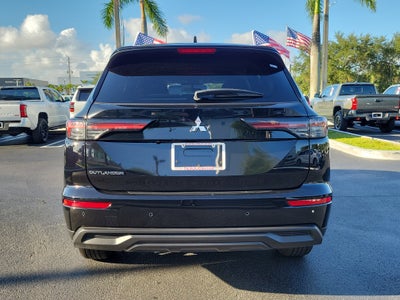 2025 Mitsubishi Outlander ES