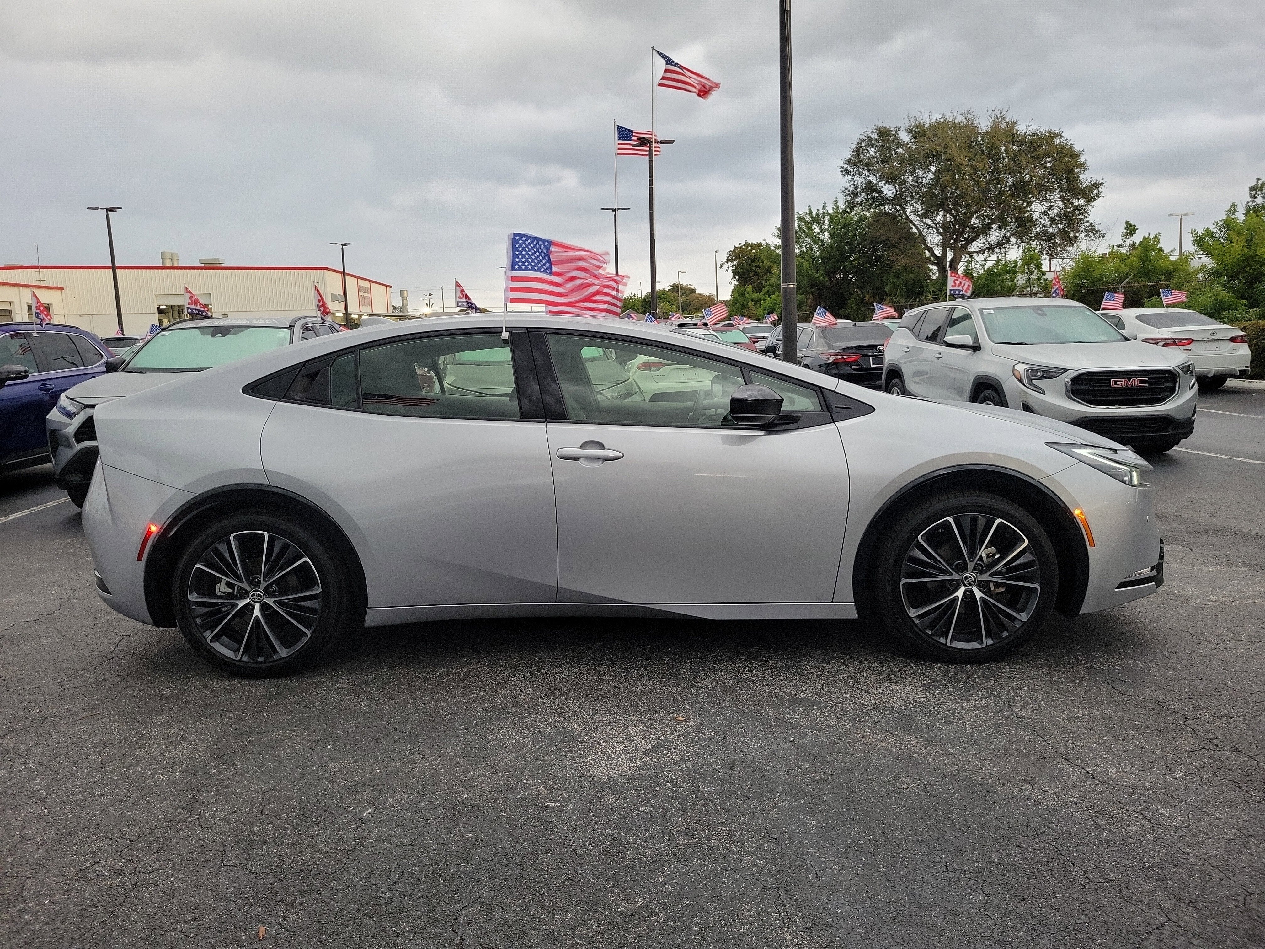 2025 Toyota Prius XLE