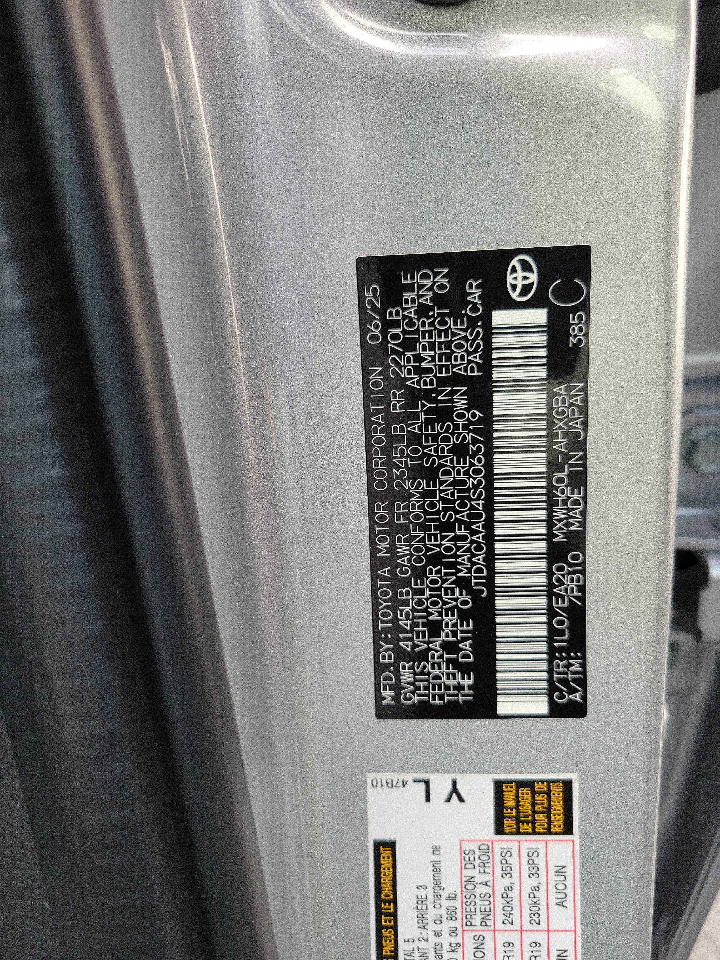2025 Toyota Prius LE