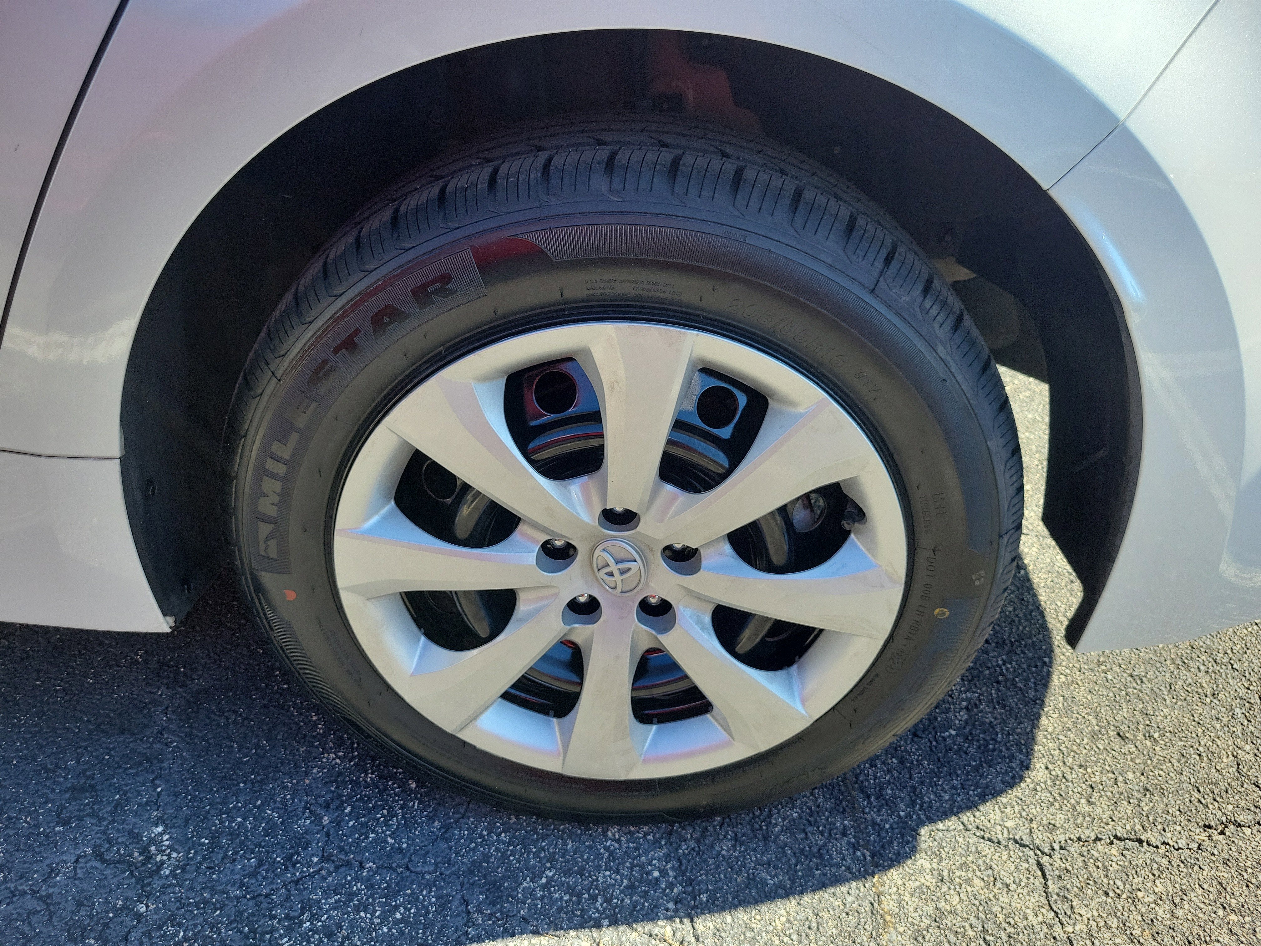 2024 Toyota Corolla Hybrid LE