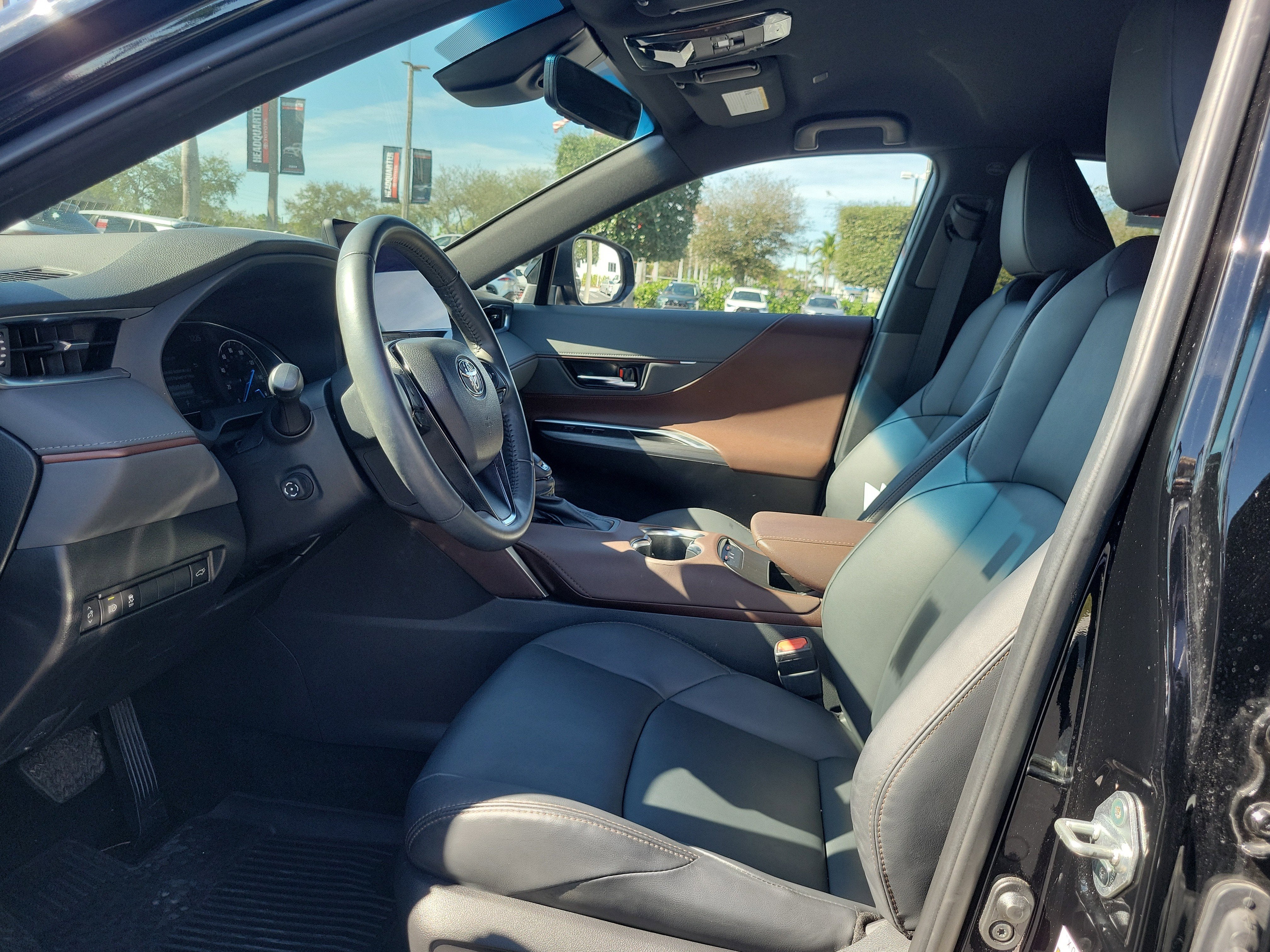 2024 Toyota Venza LE