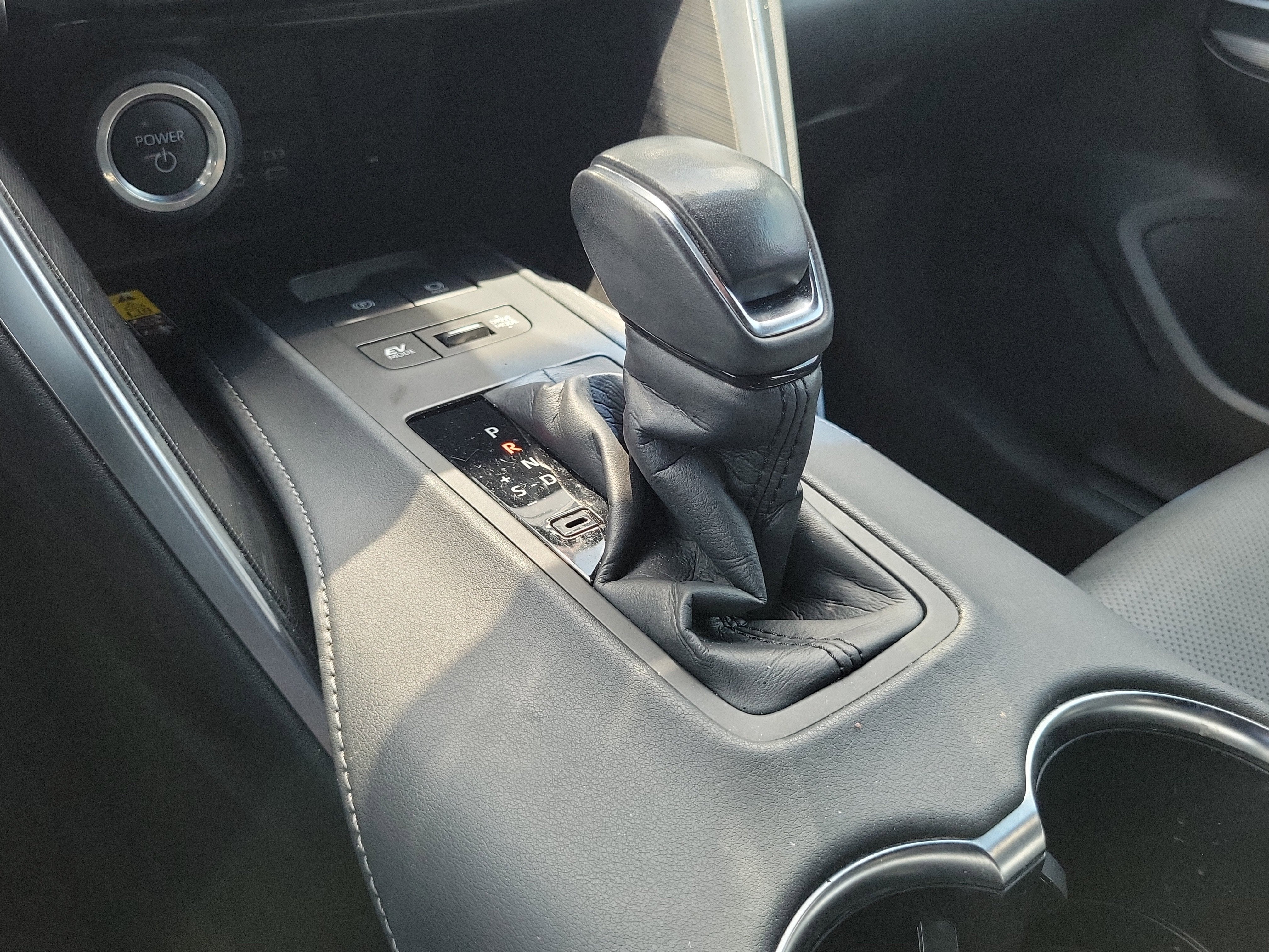 2023 Toyota Venza LE