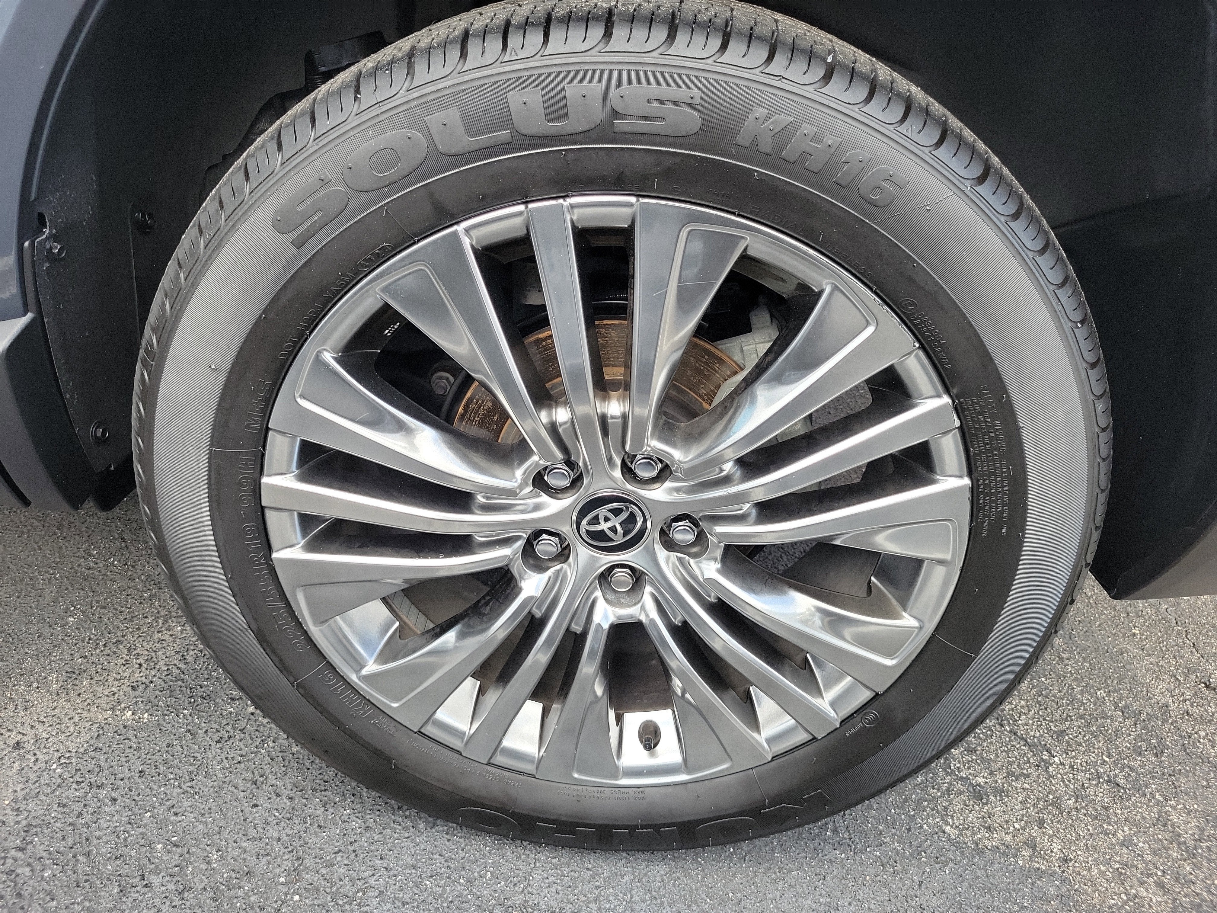 2024 Toyota Venza XLE