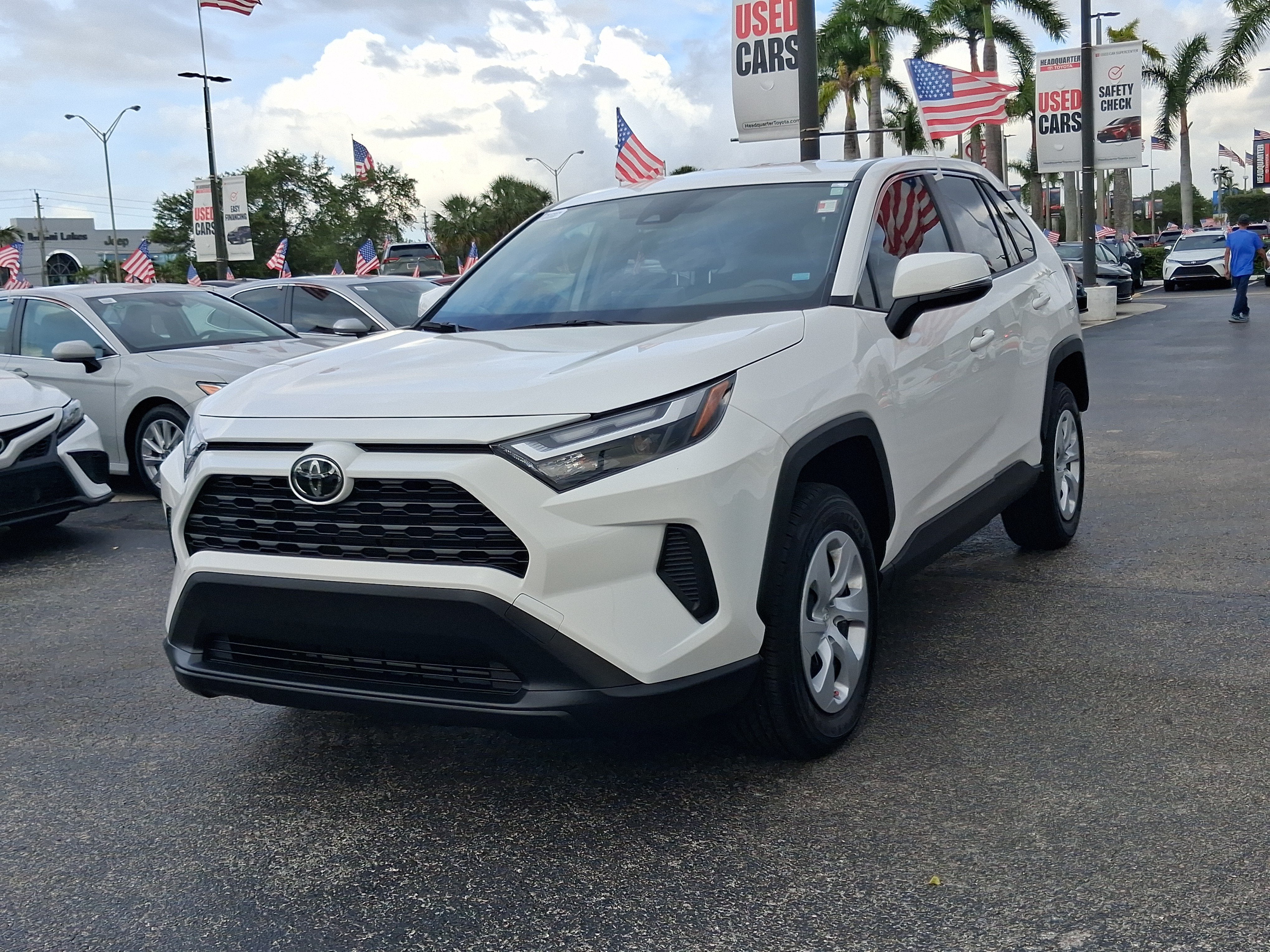 2025 Toyota RAV4 LE