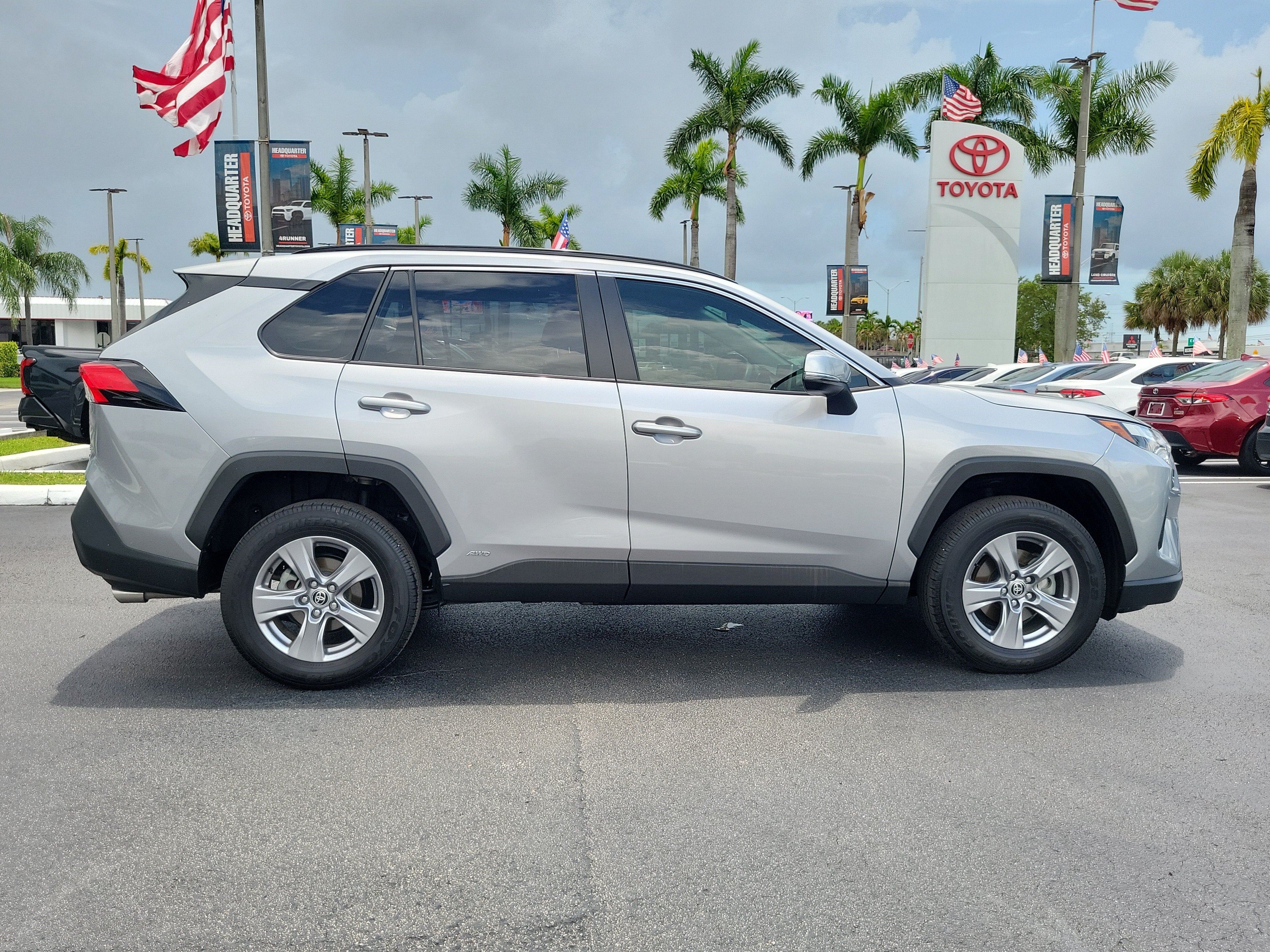 2025 Toyota RAV4 Hybrid LE